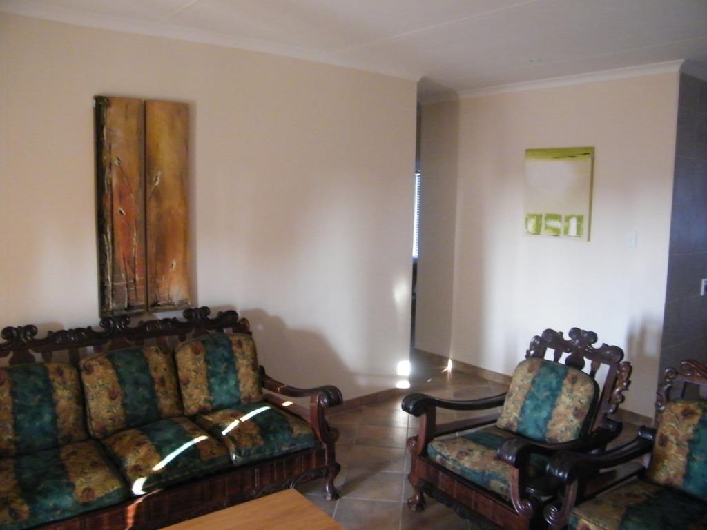 Airport Lodge Guest House Kempton Park Exteriör bild
