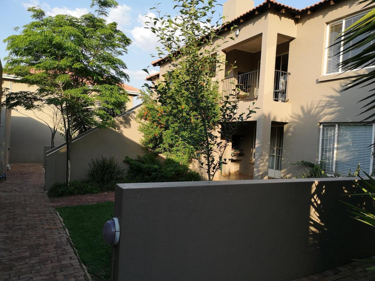 Airport Lodge Guest House Kempton Park Exteriör bild