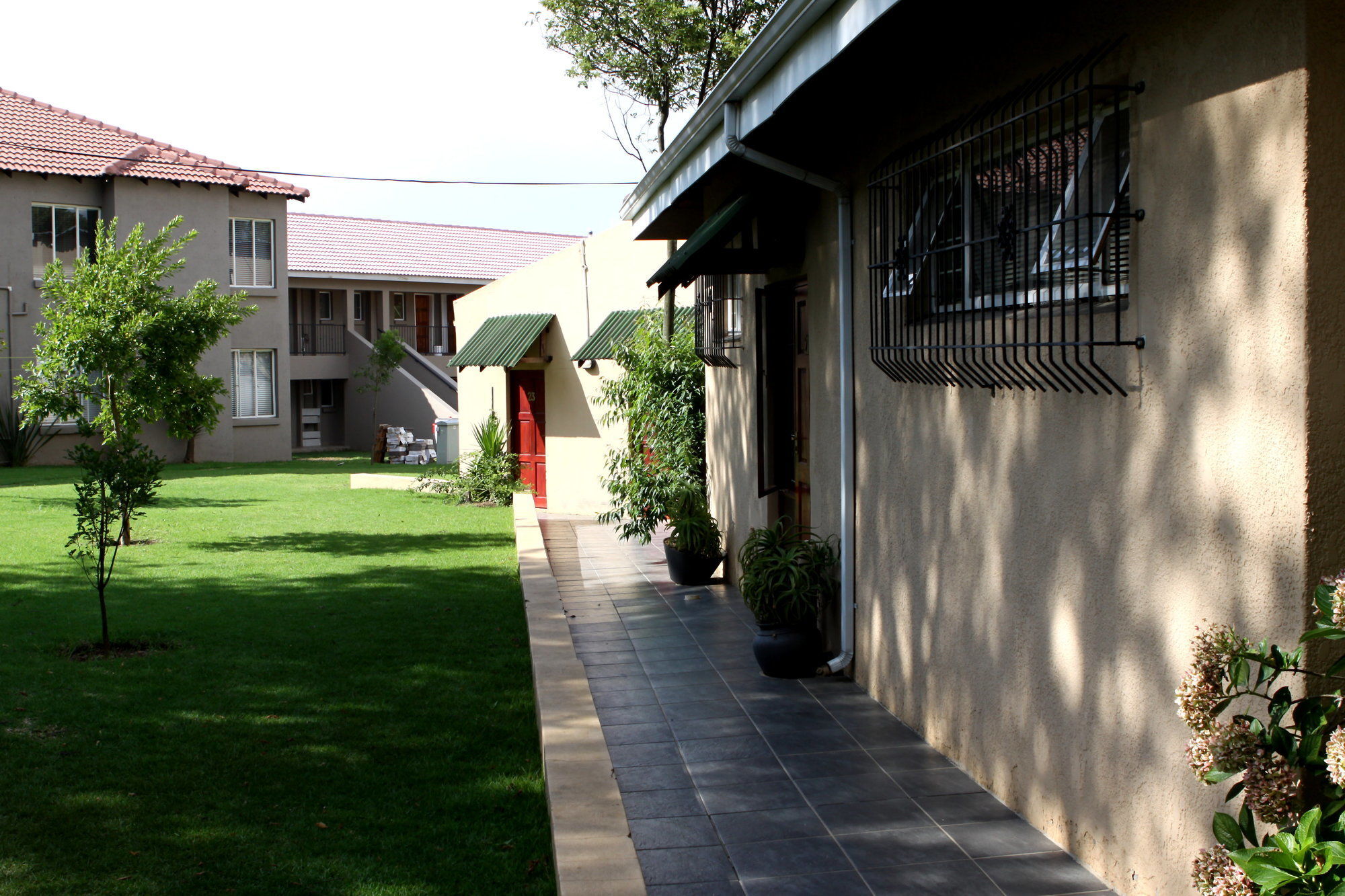 Airport Lodge Guest House Kempton Park Exteriör bild